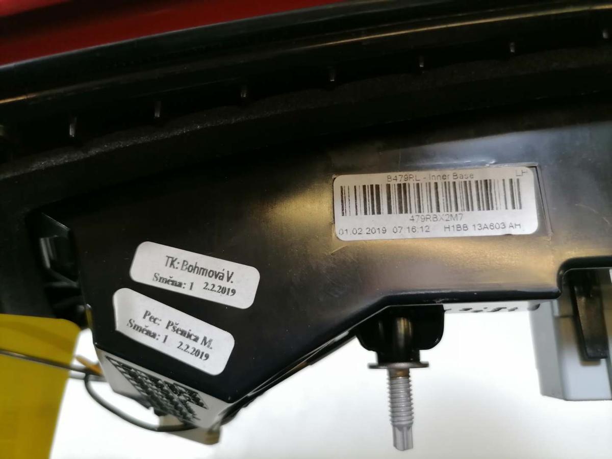 Ford Fiesta MK7 original Rücklicht Rückleuchte Schlussleuchte innen links Bj.2019